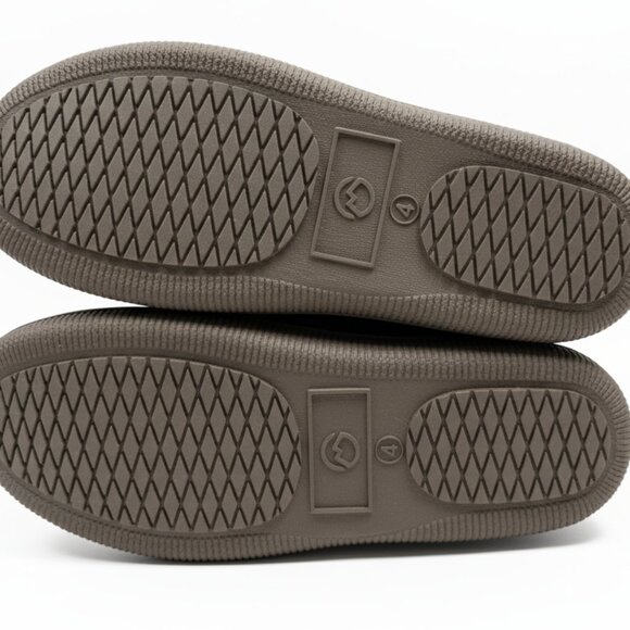 NEW Magellan Outdoors Boys' Realtree Edge Slippers - Picture 3 of 5